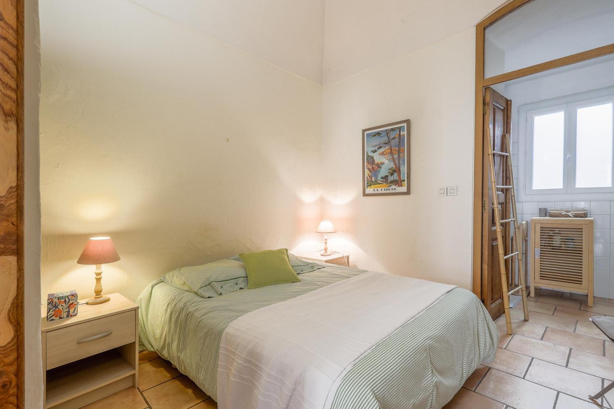 Le Napoleon - Appt A Moins Dun Km De La Apartment